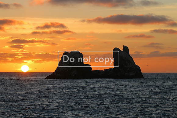 Puesta de sol en Roca partida revilla