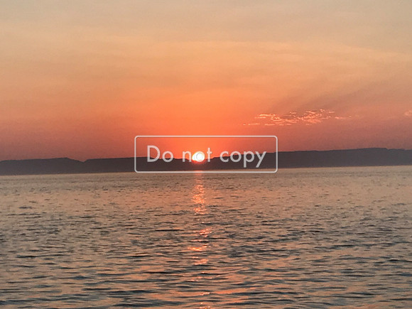 Puesta de sol sobre isla